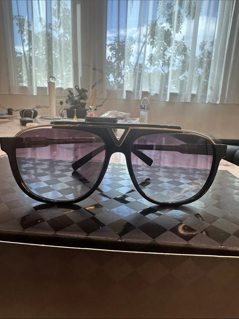 Louis Vuitton Black Sunglasses with Gold Trim - Men's Pilot Style